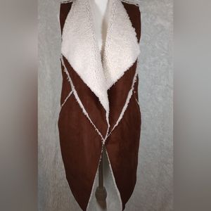 LuLaRoe Marlow Faux Shearling Faux Suede Vest Women's Size Medium